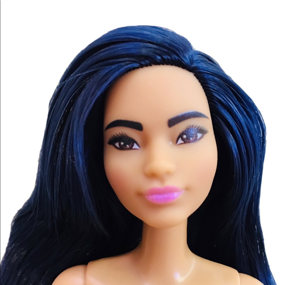 Barbie #143 Tan Skin Blue Hair Brown Eyes Asian